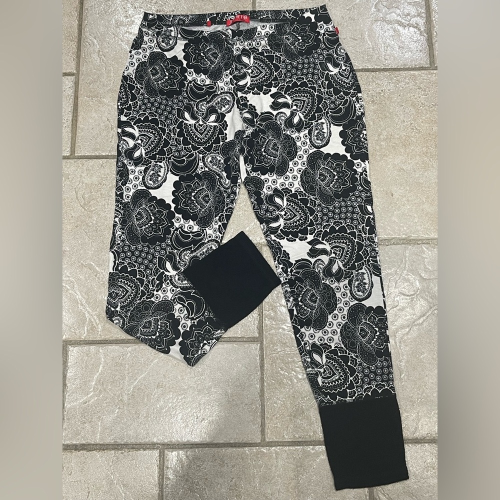 Josie Black and White Paisley Patterned Pajama Bottoms Size S 4-6